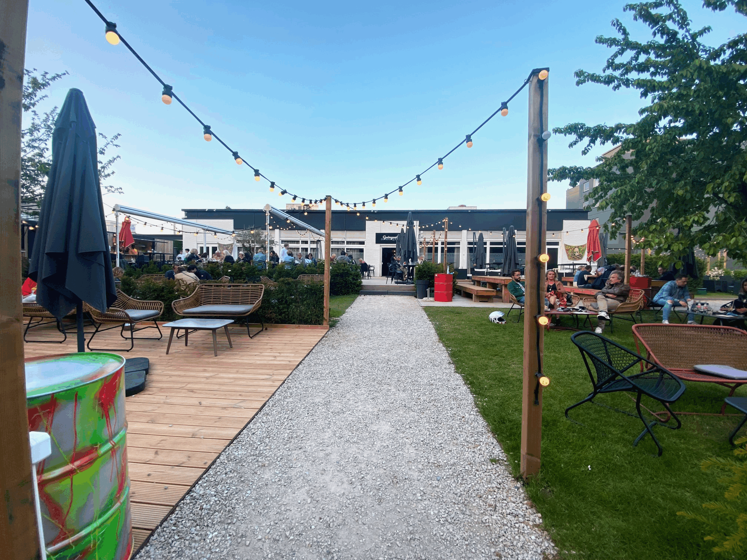 Intérieur d'un restaurant et bar à Valenciennes conçu par VR-Architecture