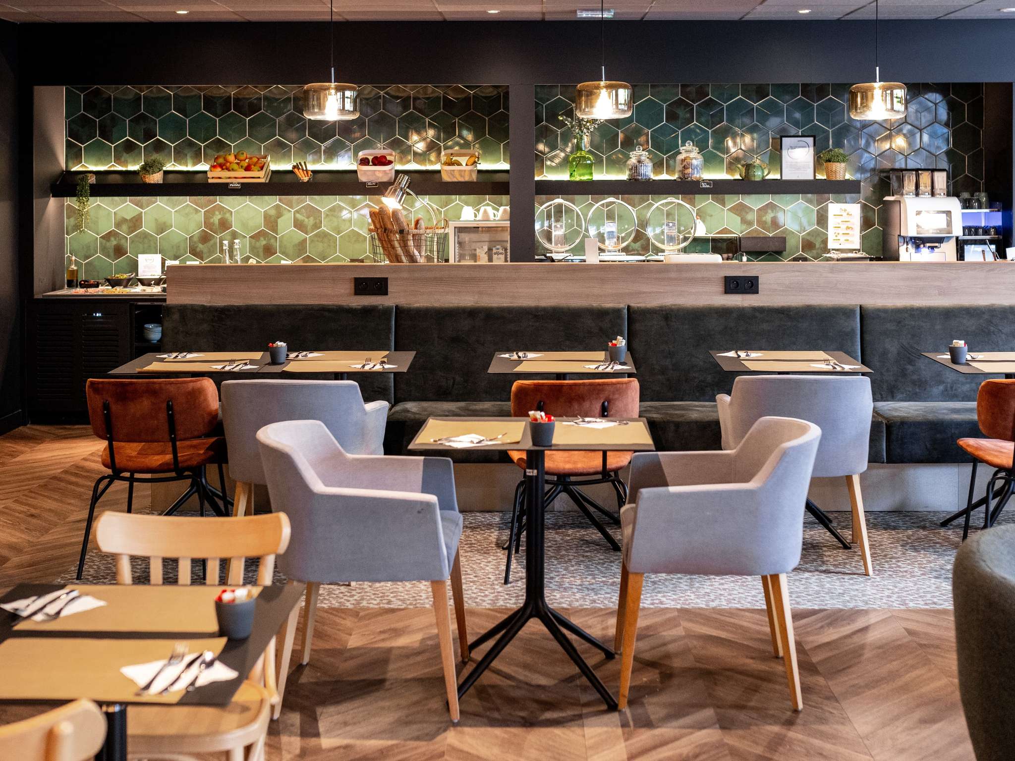 Buffet petit-déjeuner sur mesure dans un hôtel 4* rénové