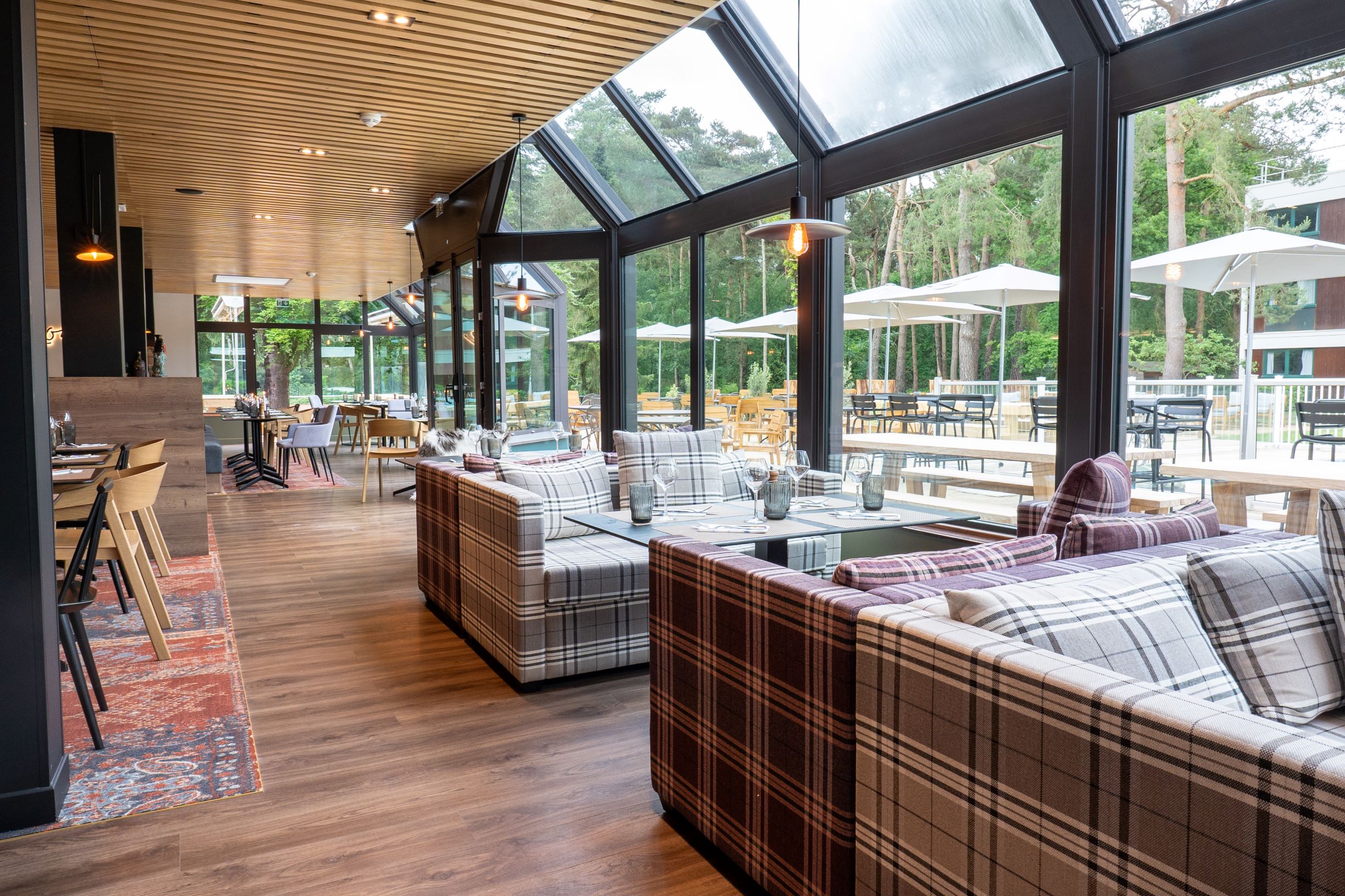 97e6130495d8ad62295ba657b19f9968 Salle de restaurant d'un restaurant valenciennois par VR-ARCHITECTURE