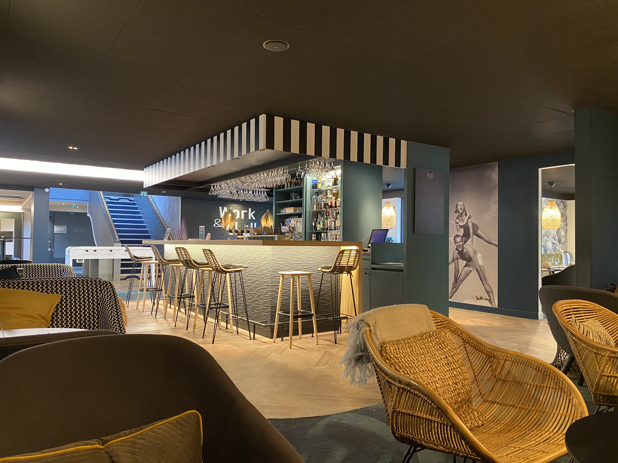 Bar d'hôtel réalisé par des décorateurs d'intérieur dans le Nord